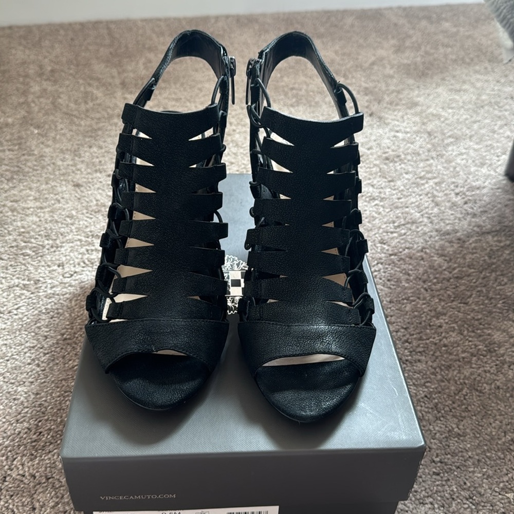 Vince Camuto Eliaz. New in box with tag.